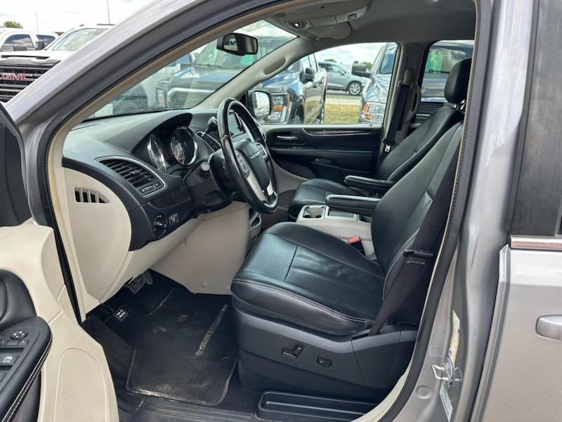 Chrysler Town & Country Touring 2016