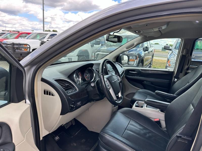 Chrysler Town & Country Touring 2016