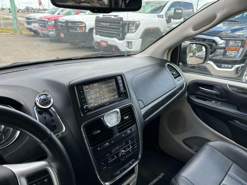 Chrysler Town & Country Touring 2016