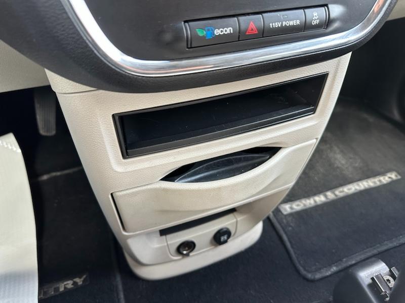 Chrysler Town & Country Touring 2016
