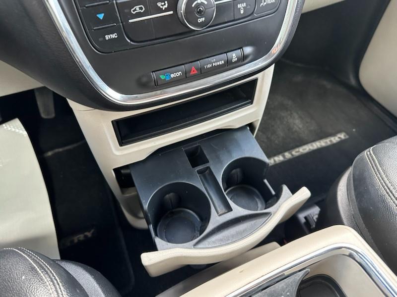 Chrysler Town & Country Touring 2016