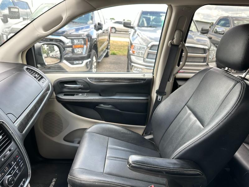 Chrysler Town & Country Touring 2016
