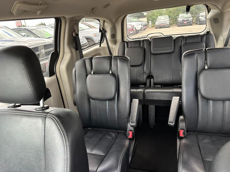 Chrysler Town & Country Touring 2016