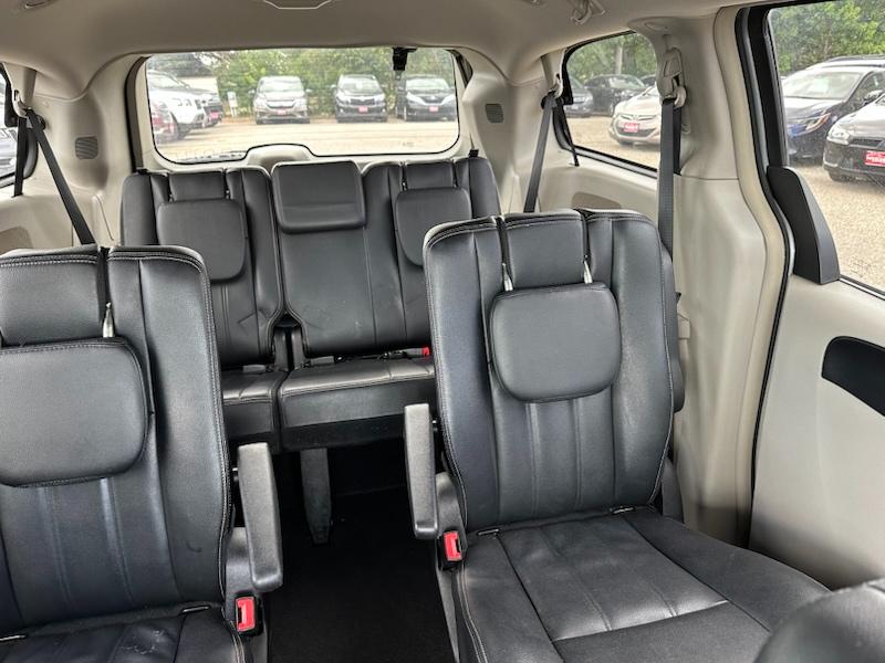 Chrysler Town & Country Touring 2016
