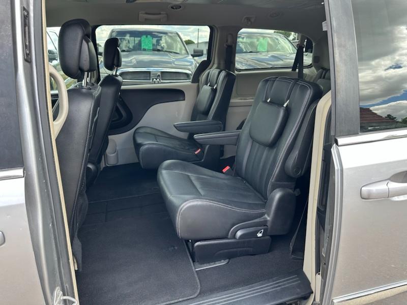 Chrysler Town & Country Touring 2016