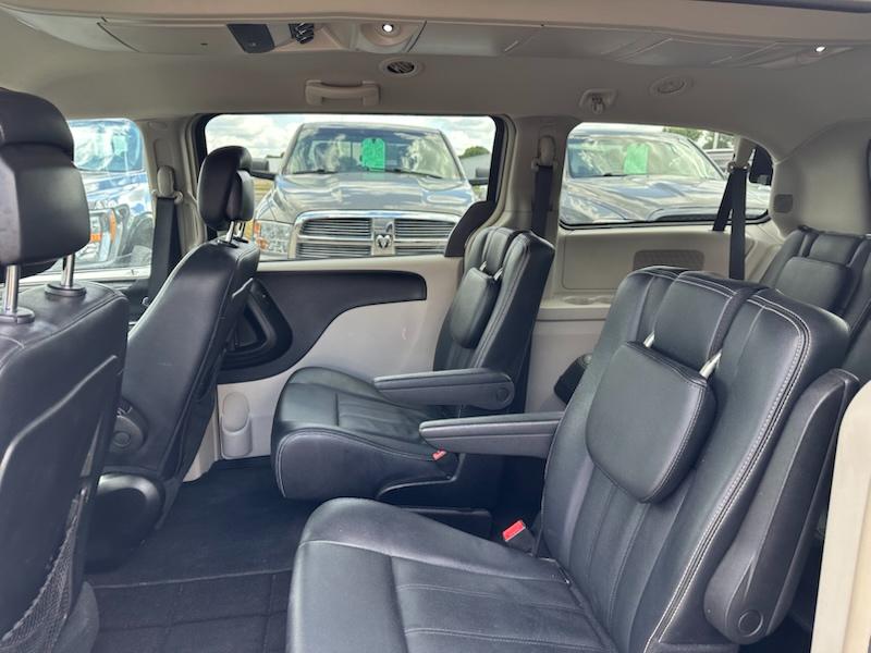 Chrysler Town & Country Touring 2016