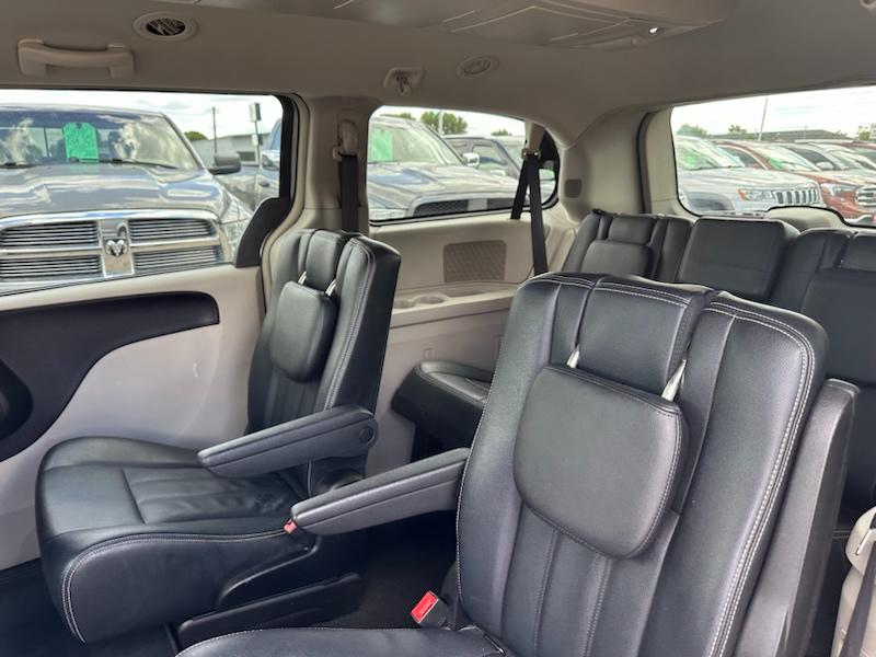 Chrysler Town & Country Touring 2016