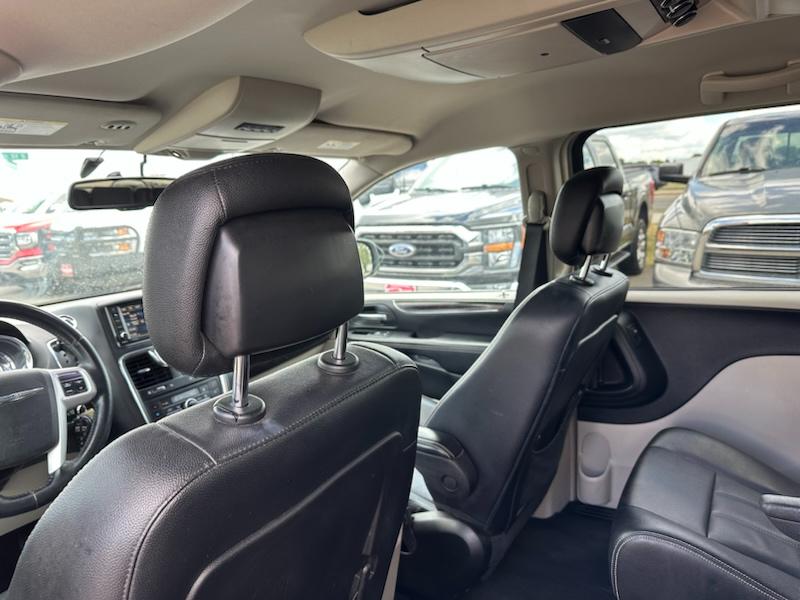 Chrysler Town & Country Touring 2016
