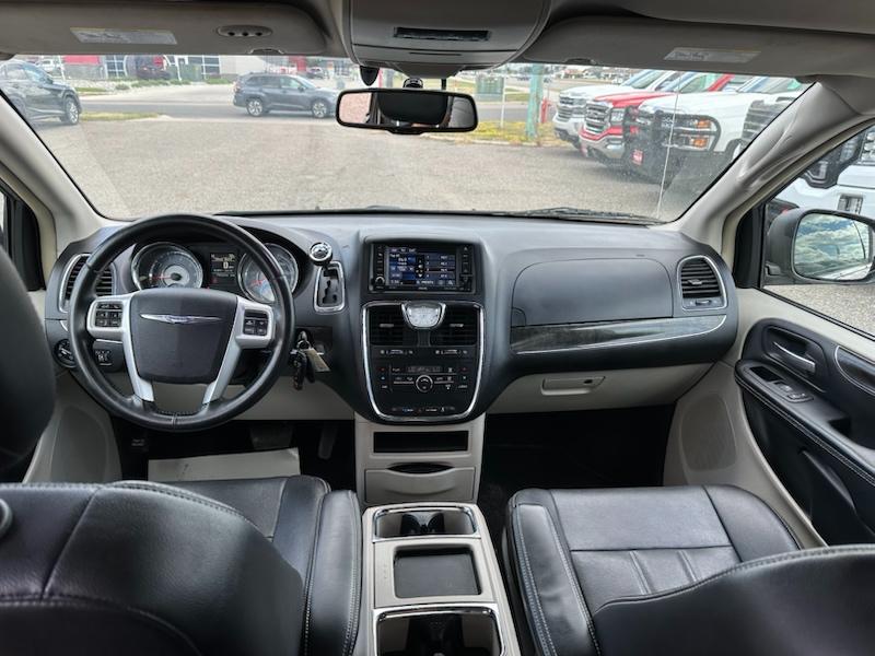 Chrysler Town & Country Touring 2016