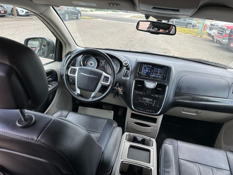 Chrysler Town & Country Touring 2016