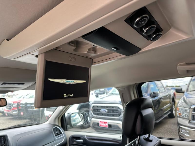 Chrysler Town & Country Touring 2016