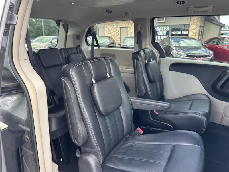 Chrysler Town & Country Touring 2016