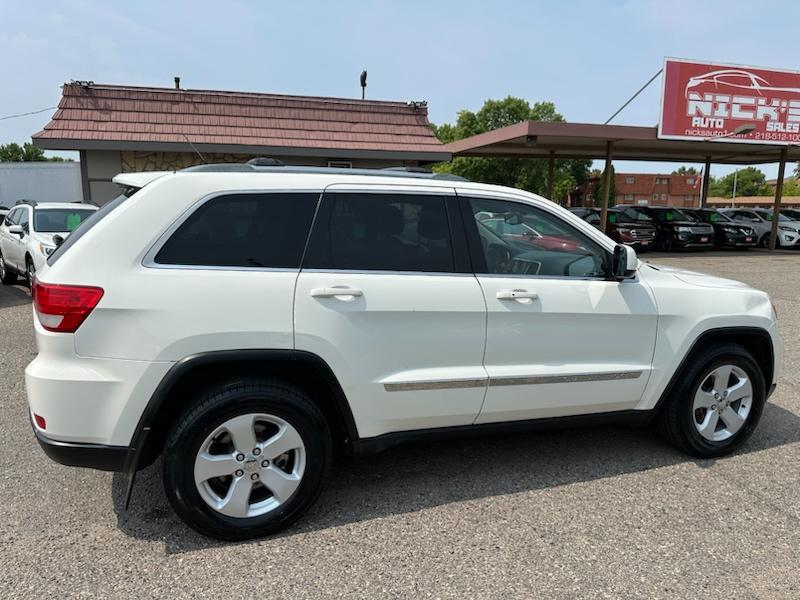 Jeep Grand Cherokee Laredo 4WD 2011
