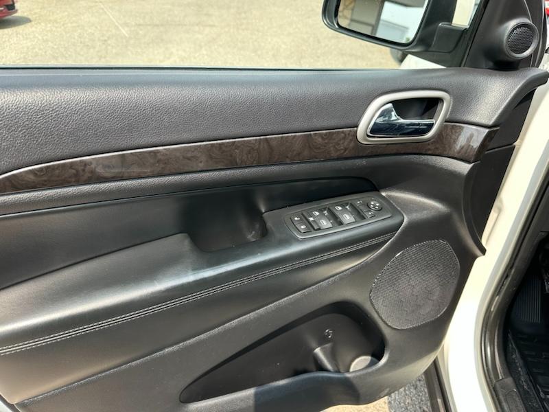 Jeep Grand Cherokee Laredo 4WD 2011