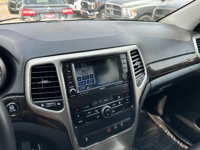 Jeep Grand Cherokee Laredo 4WD 2011