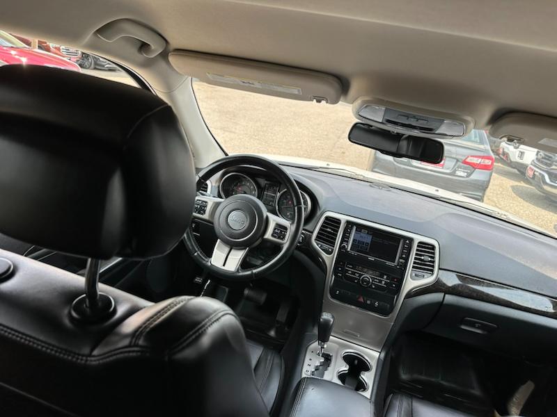 Jeep Grand Cherokee Laredo 4WD 2011