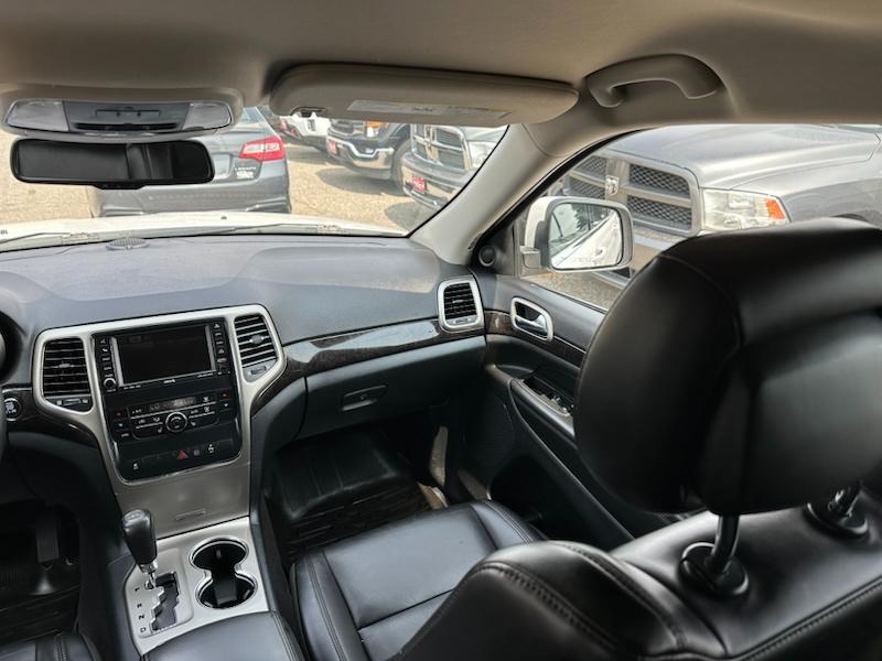 Jeep Grand Cherokee Laredo 4WD 2011