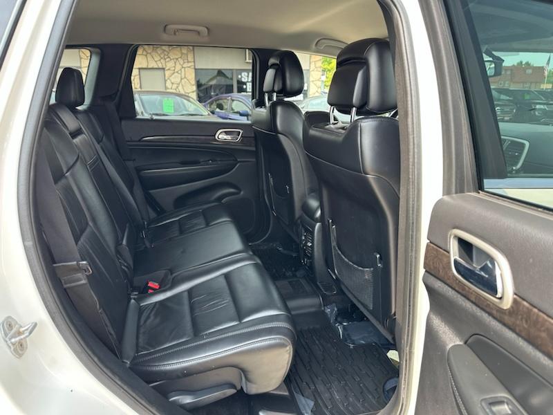 Jeep Grand Cherokee Laredo 4WD 2011