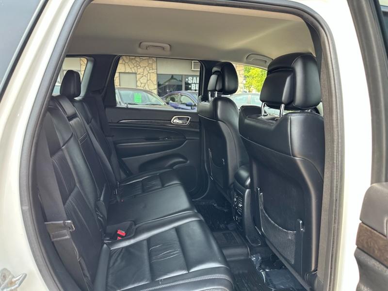 Jeep Grand Cherokee Laredo 4WD 2011