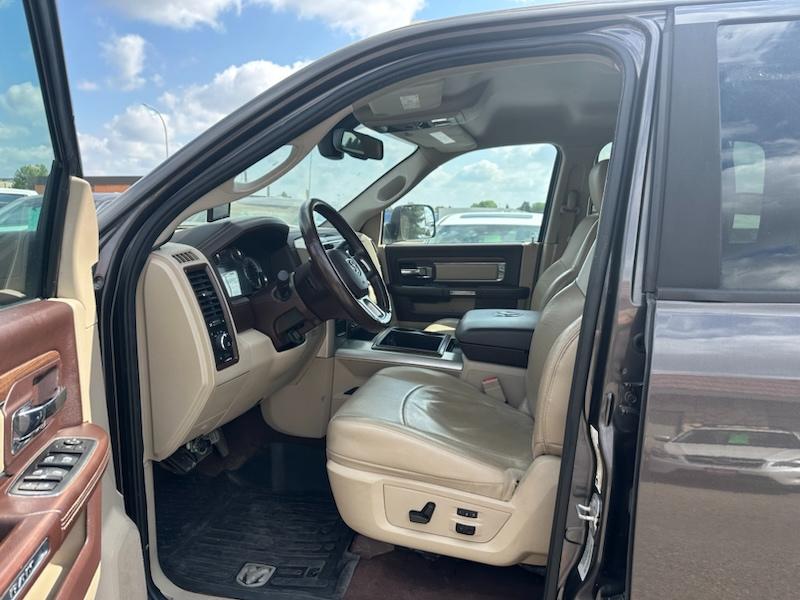 RAM 3500 Laramie Crew Cab 4WD 2015