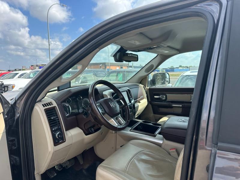 RAM 3500 Laramie Crew Cab 4WD 2015