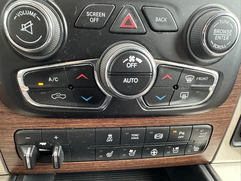 RAM 3500 Laramie Crew Cab 4WD 2015