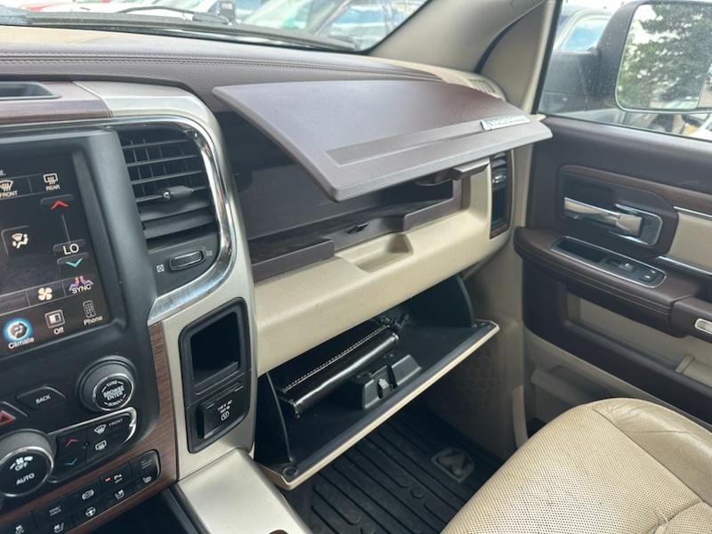 RAM 3500 Laramie Crew Cab 4WD 2015