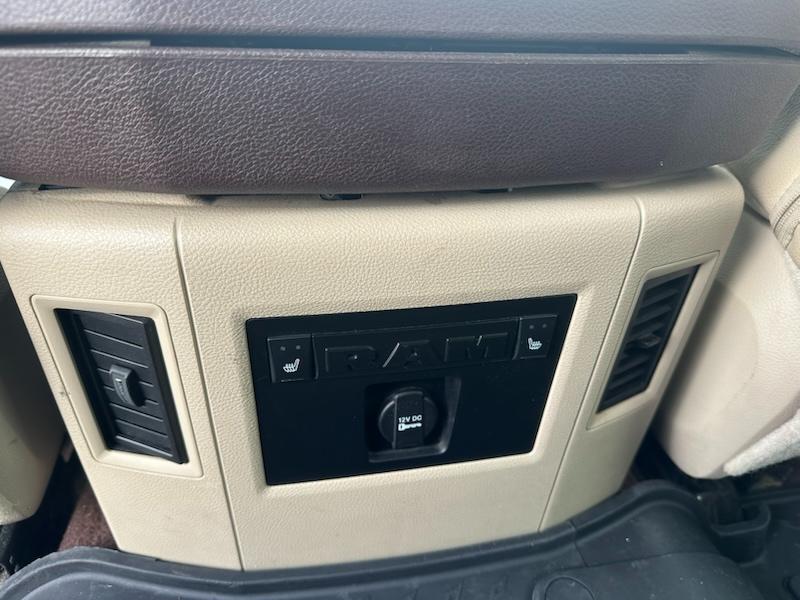 RAM 3500 Laramie Crew Cab 4WD 2015