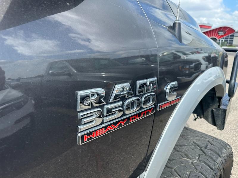 RAM 3500 Laramie Crew Cab 4WD 2015