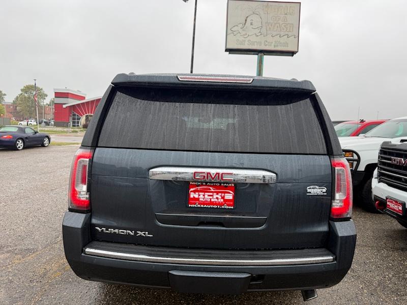GMC Yukon XL Denali 4WD 2019