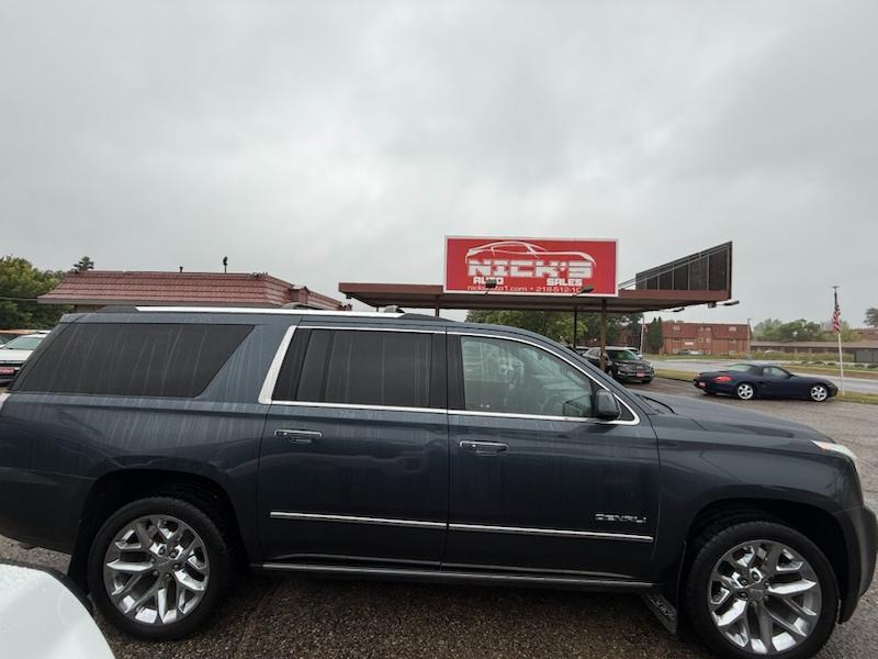 GMC Yukon XL Denali 4WD 2019