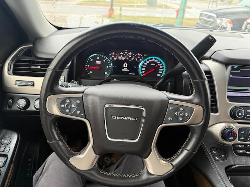GMC Yukon XL Denali 4WD 2019
