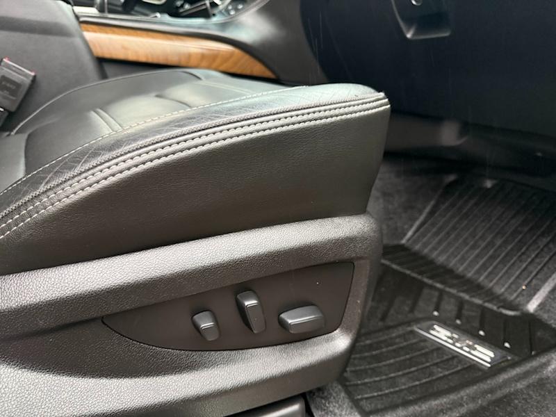 GMC Yukon XL Denali 4WD 2019