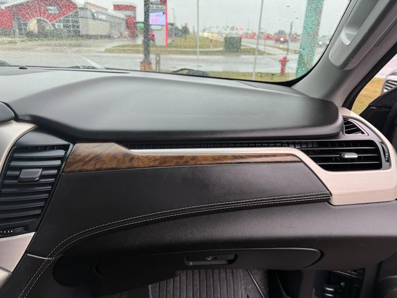 GMC Yukon XL Denali 4WD 2019