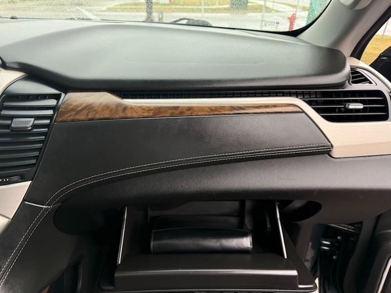 GMC Yukon XL Denali 4WD 2019