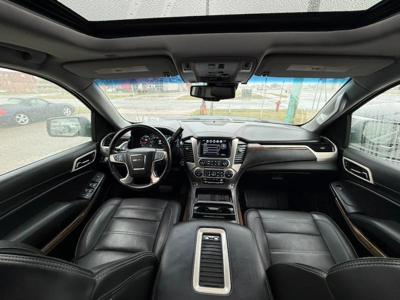 GMC Yukon XL Denali 4WD 2019