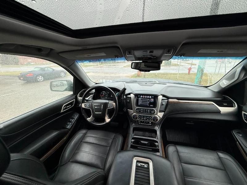 GMC Yukon XL Denali 4WD 2019