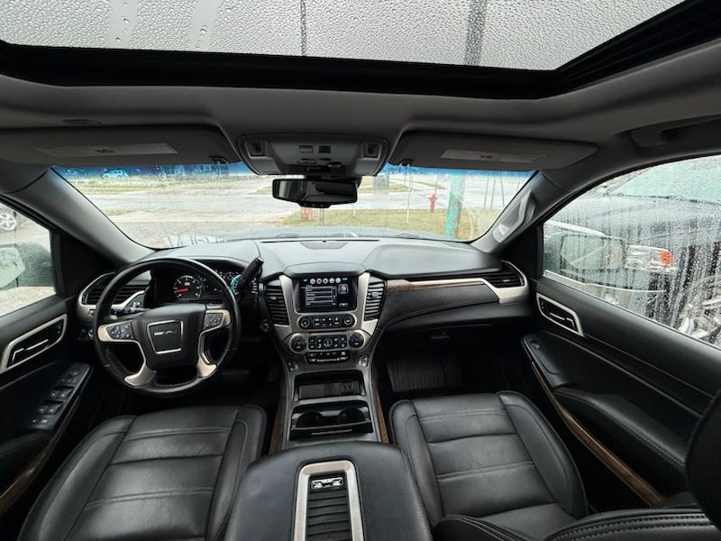 GMC Yukon XL Denali 4WD 2019