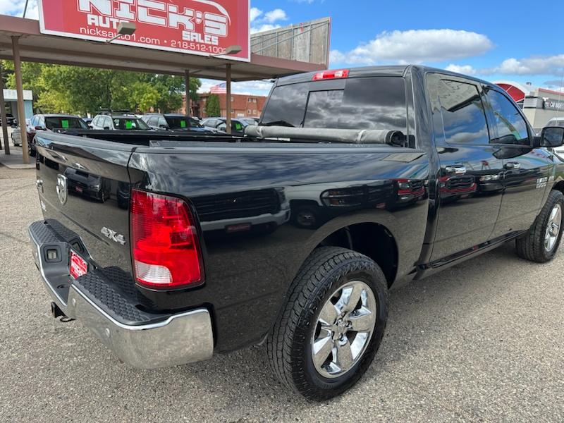 RAM 1500 Big Horn Crew Cab 4WD 2017