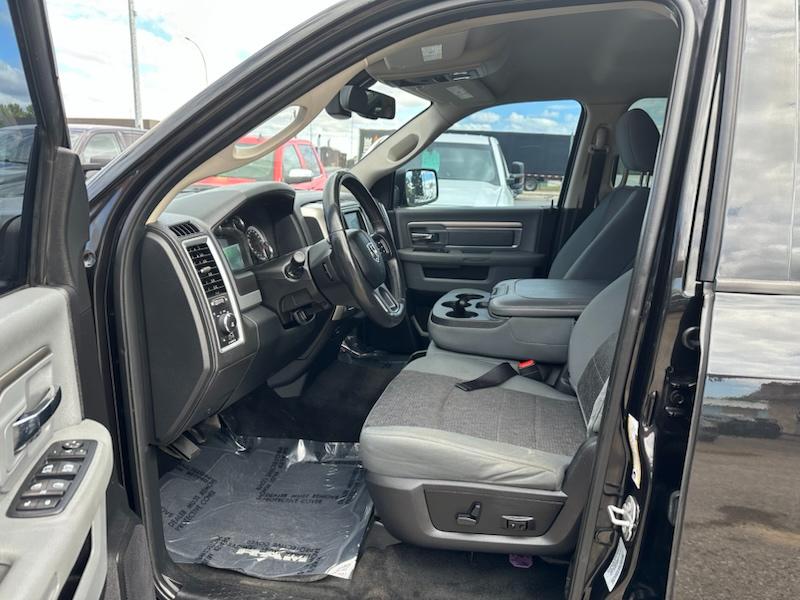 RAM 1500 Big Horn Crew Cab 4WD 2017