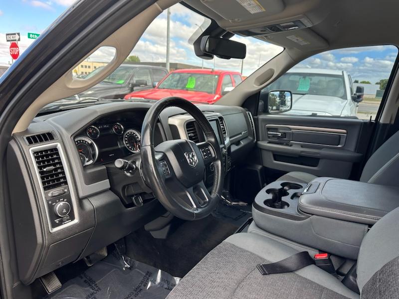 RAM 1500 Big Horn Crew Cab 4WD 2017