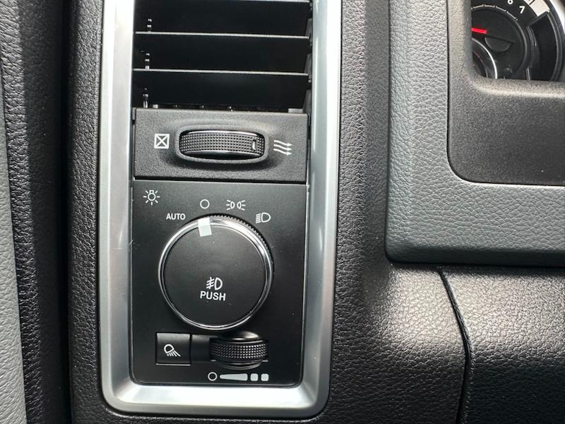 RAM 1500 Big Horn Crew Cab 4WD 2017