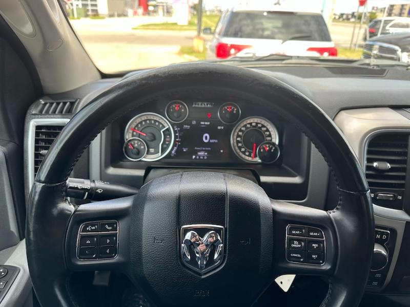 RAM 1500 Big Horn Crew Cab 4WD 2017