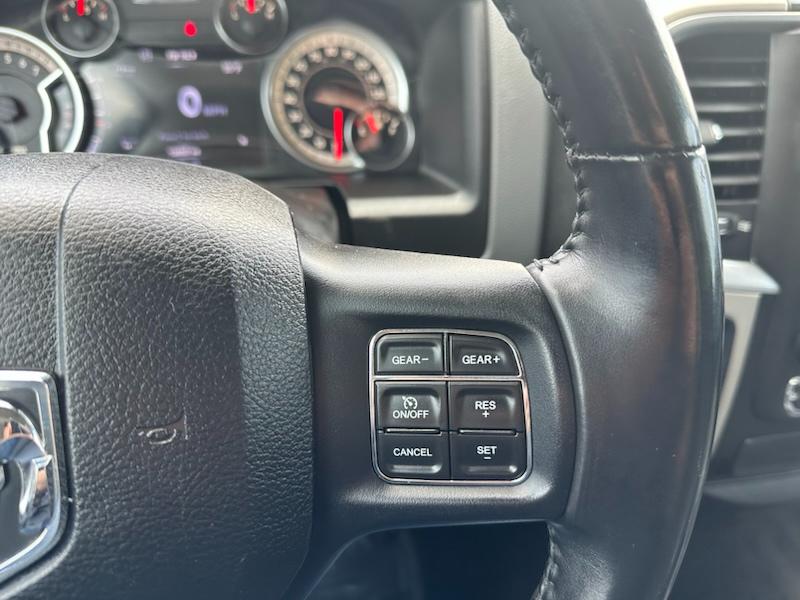 RAM 1500 Big Horn Crew Cab 4WD 2017