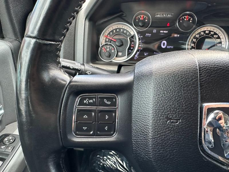 RAM 1500 Big Horn Crew Cab 4WD 2017