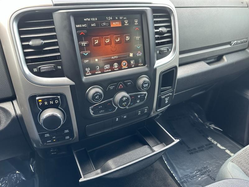RAM 1500 Big Horn Crew Cab 4WD 2017