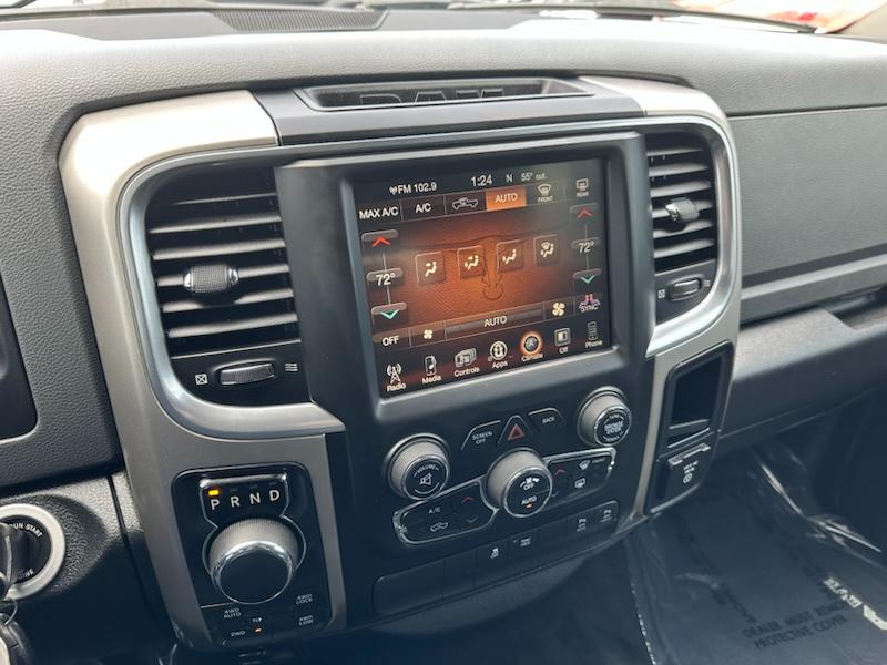RAM 1500 Big Horn Crew Cab 4WD 2017