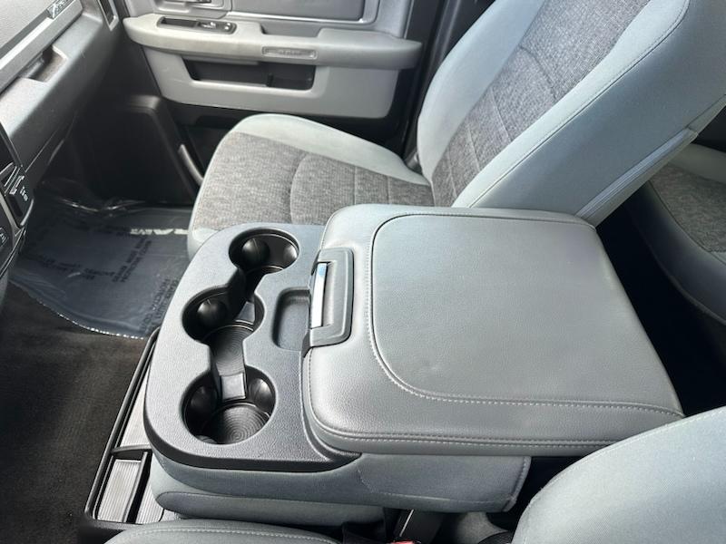 RAM 1500 Big Horn Crew Cab 4WD 2017