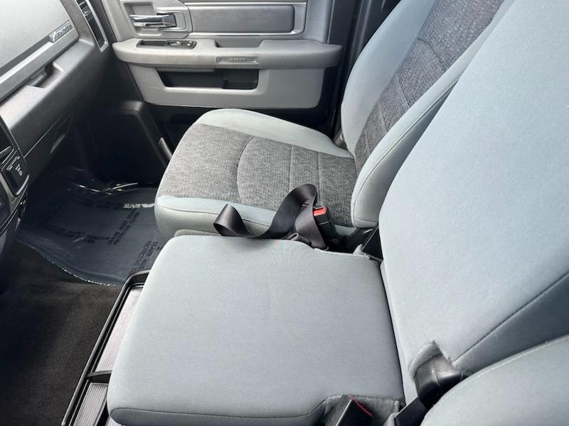 RAM 1500 Big Horn Crew Cab 4WD 2017