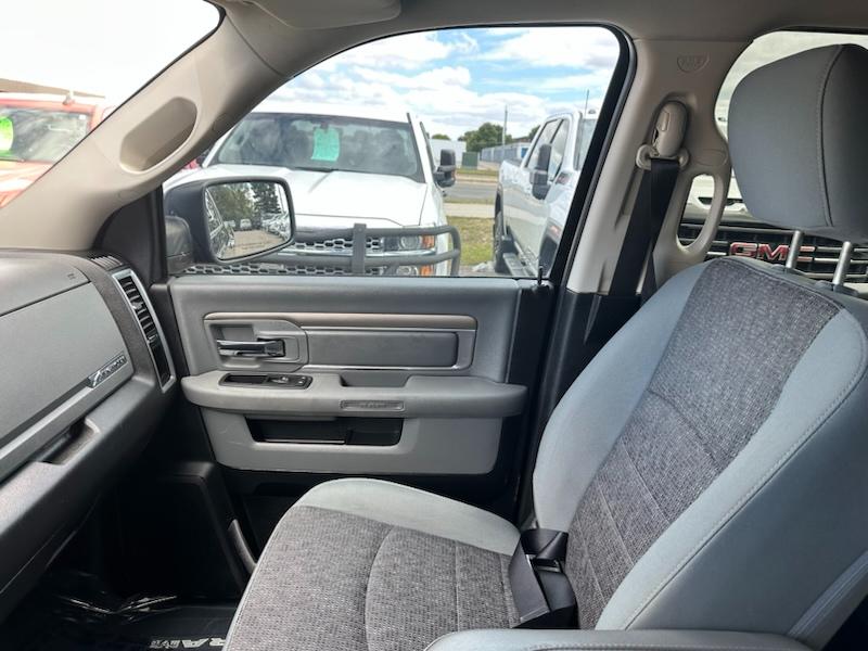 RAM 1500 Big Horn Crew Cab 4WD 2017